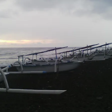 Bali Relax\'S Homestay And Cafe