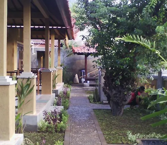 Bali Relax's Homestay And Cafe Amed